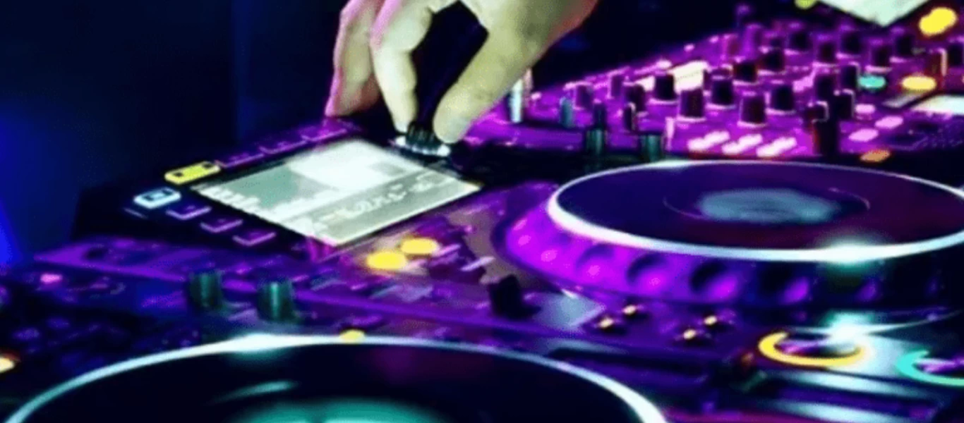 ΕΛ.ΑΣ: Μπαράζ εφόδων σε καταστήματα του Ηρακλείου - Το 50% των ελέγχων έδειξε ντεσιμπέλ εκτός ορίου